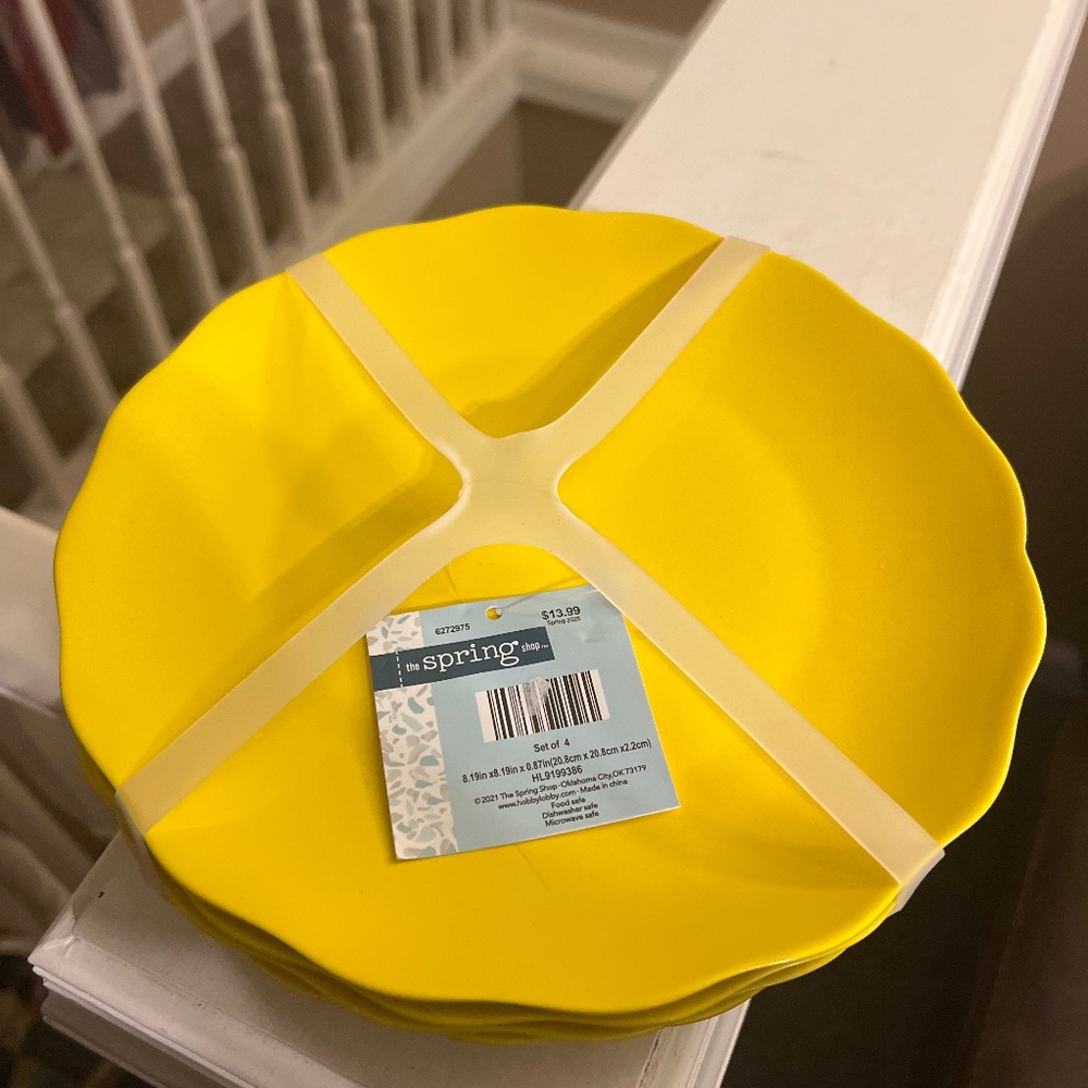Spring Shop Set of 4 plates